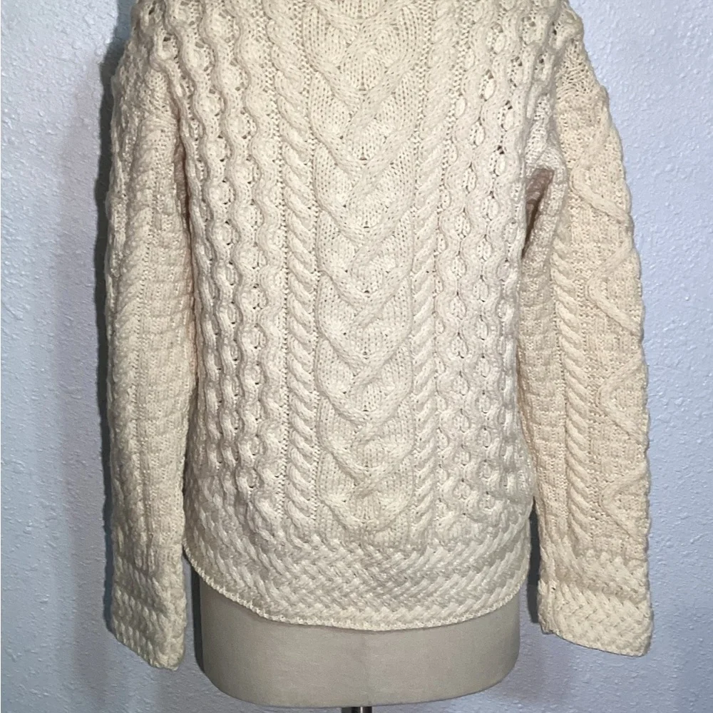 Carraigdonn 100% merino wool Cable Knit Cream Sweater size large